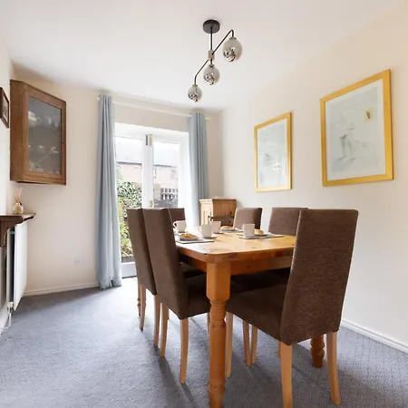 Holiday home Ebor House Cosy 3-bed House With Parking *