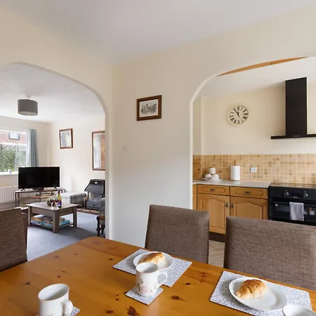 Holiday home Ebor House Cosy 3-bed House With Parking York