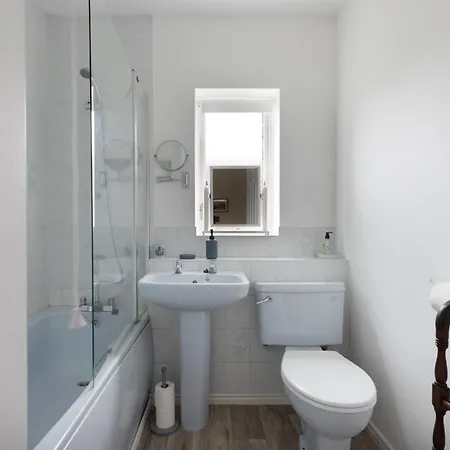 Feriehus Ebor House Cosy 3-bed House With Parking